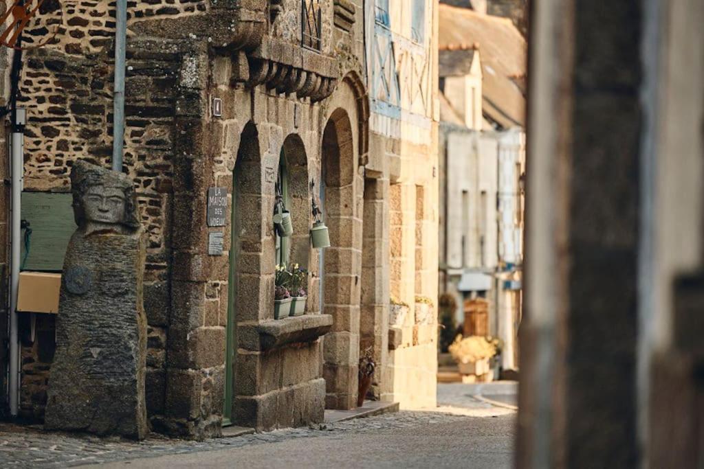 Charmante Maison, Coeur De Bourg Bazouges-la-Pérouse Esterno foto